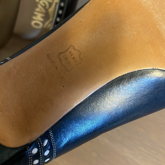 Salvatore Ferragamo Vintage Dark Blue Leather Pumps - Women’s Size 6.5 - Picture 8 of 10